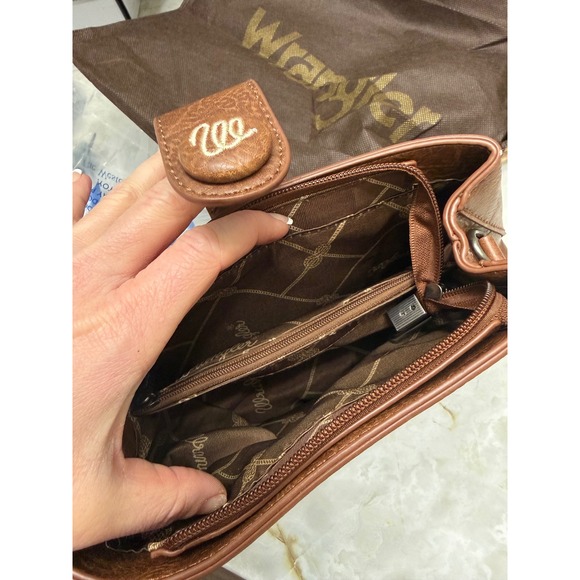 New with tags Wrangler WG114-110 BR Brown Faux Leather Crossbody Shoulder Bag - Picture 4 of 8
